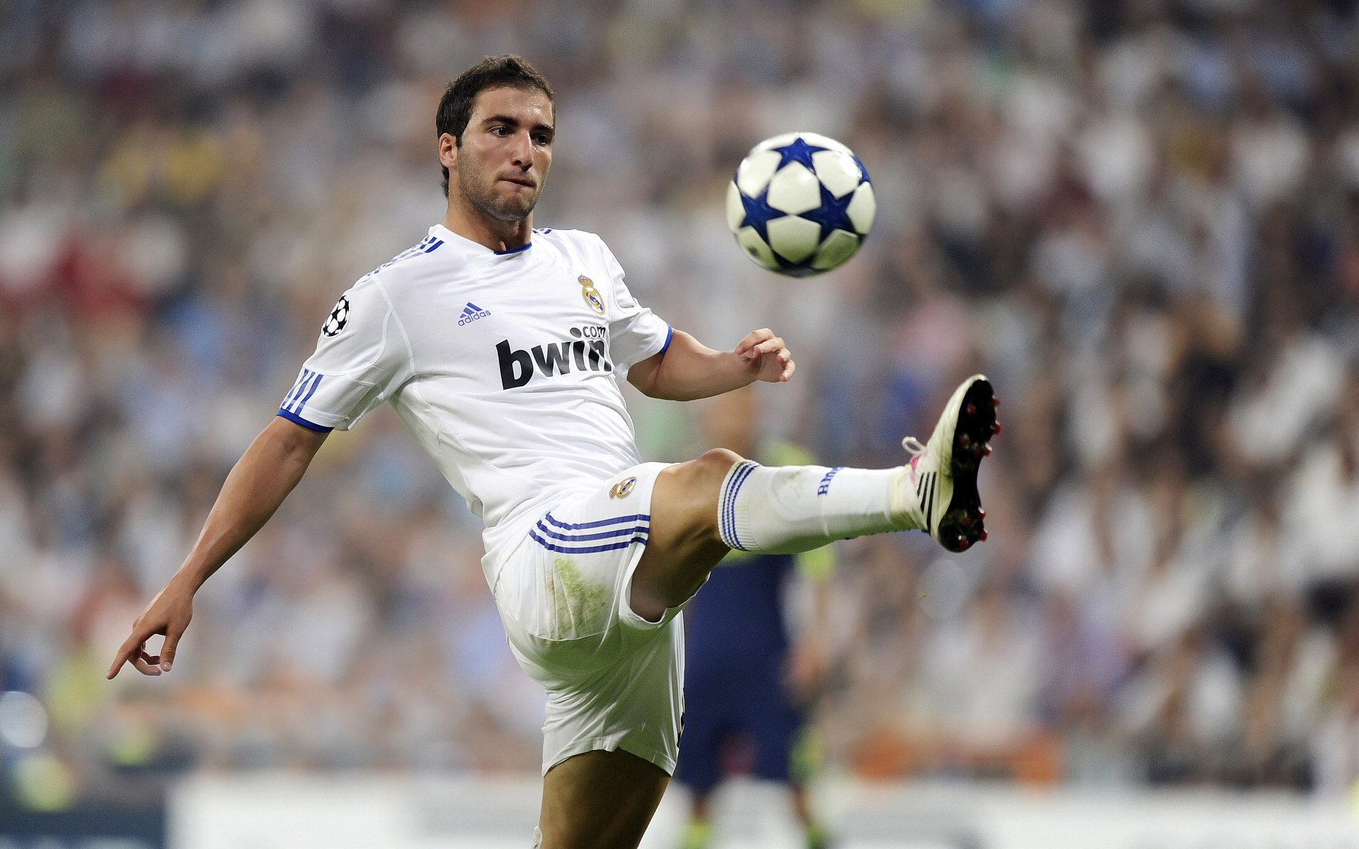 赛场经典:李明突破得分,聚焦全场!,李明 十强赛